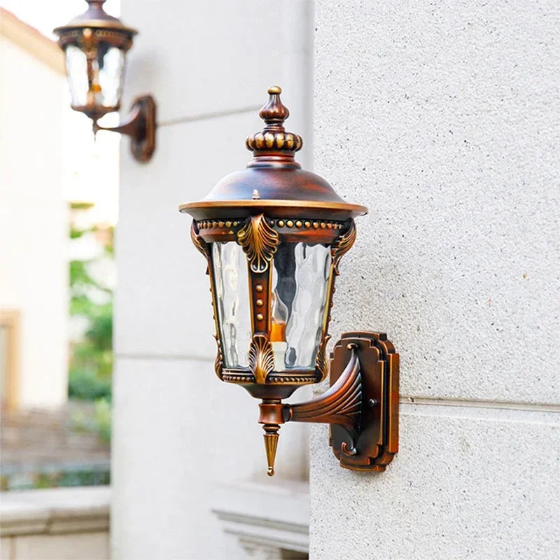 Modern waterproof outdoor LED wall light for exterior spaces - vue 3 sur 6