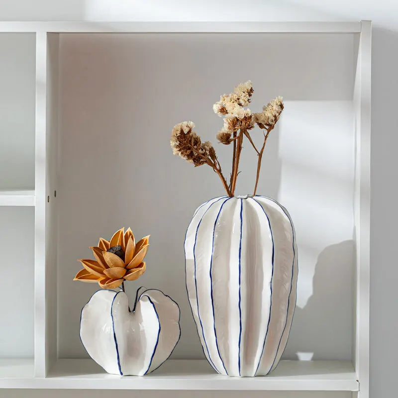 vase en céramique carambola pour décoration artisanale avec fleurs séchées - vue 3 sur 7