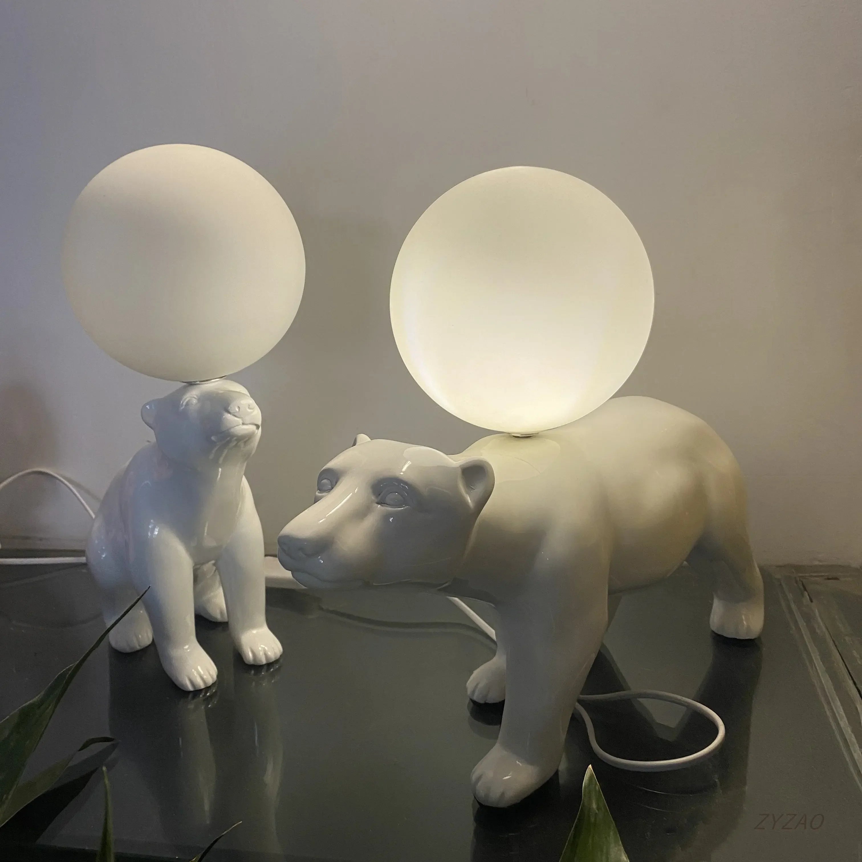 Nordic Design Resin Bear Table Lamp Led Desk Light with Glass Ball for Bedroom - vue 6 sur 8