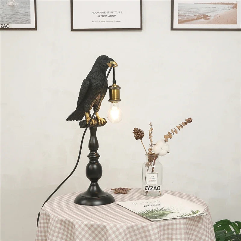 lampe de bureau en résine moderne forme d'oiseau avec bec doré - vue 4 sur 7