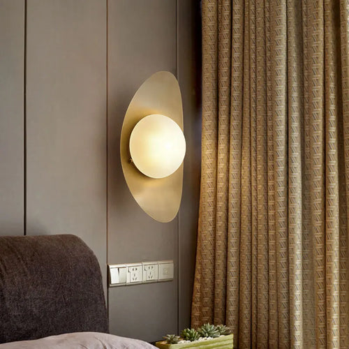 Minimalist crescent moon LED wall light - vue 3 sur 6