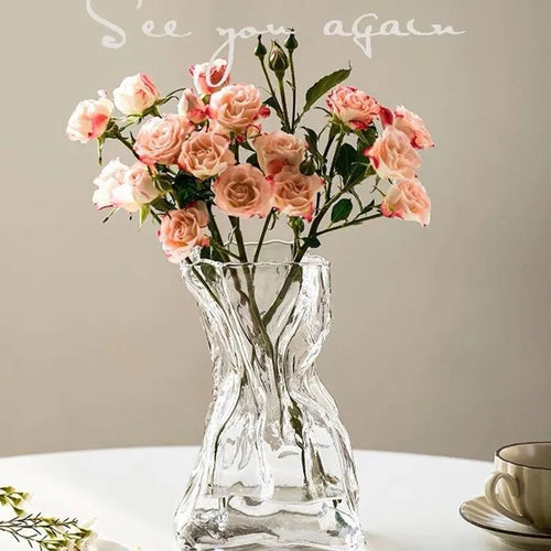 vase en verre transparent irrégulier pour décoration de table