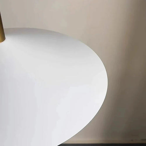 style de lampe suspendue en métal