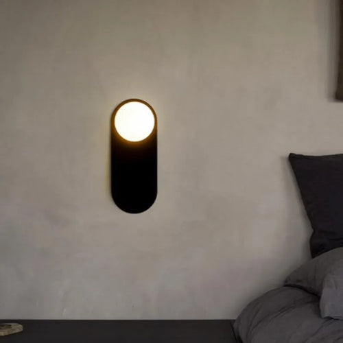 Minimalist nordic LED glass wall light in orange - vue 4 sur 9