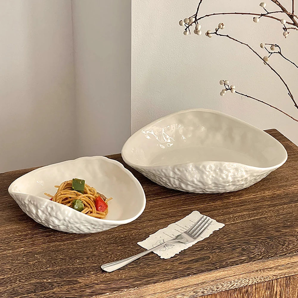 Assiette céramique texturée forme irrégulière ondulée style restaurant - vue 5 sur 5