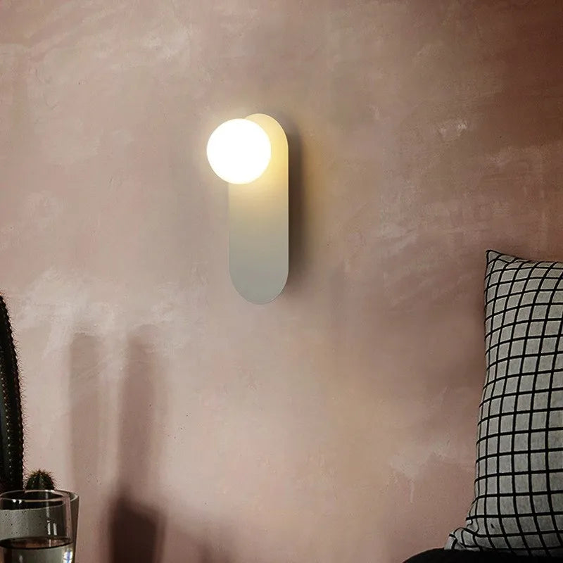 Minimalist nordic LED glass wall light in orange - vue 6 sur 9