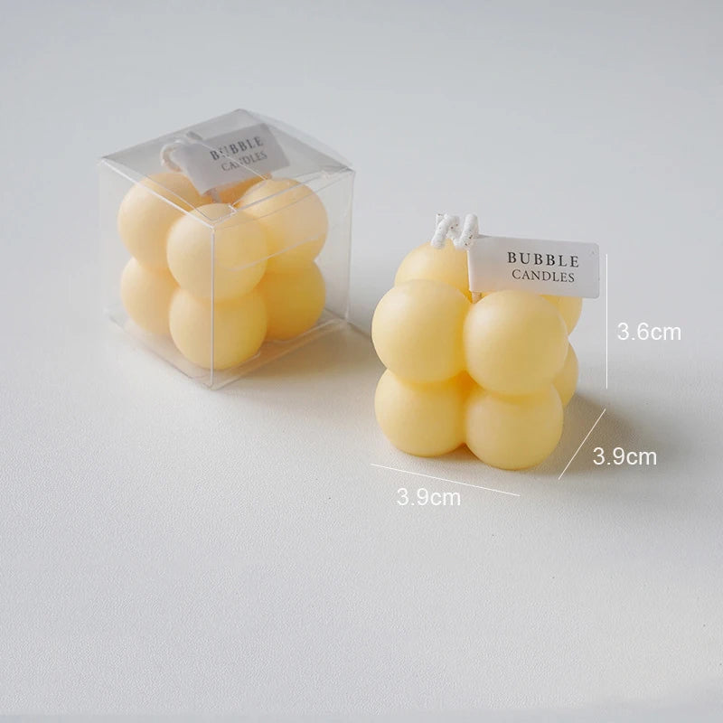 petite bougie cube parfumée en cire de soja fait main - vue 12 sur 17