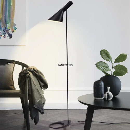 lampadaire led design arne jacobsen pour décoration moderne
