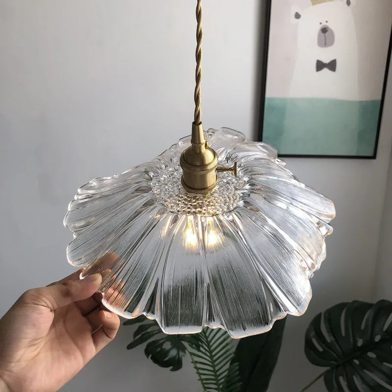 lustre nordique moderne en laiton et verre design élégant pour restaurant - vue 6 sur 9