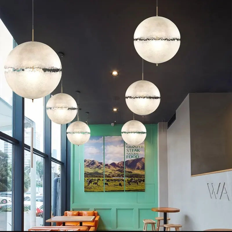 Suspension design italien forme lune éclairage led haut de gamme - vue 3 sur 12