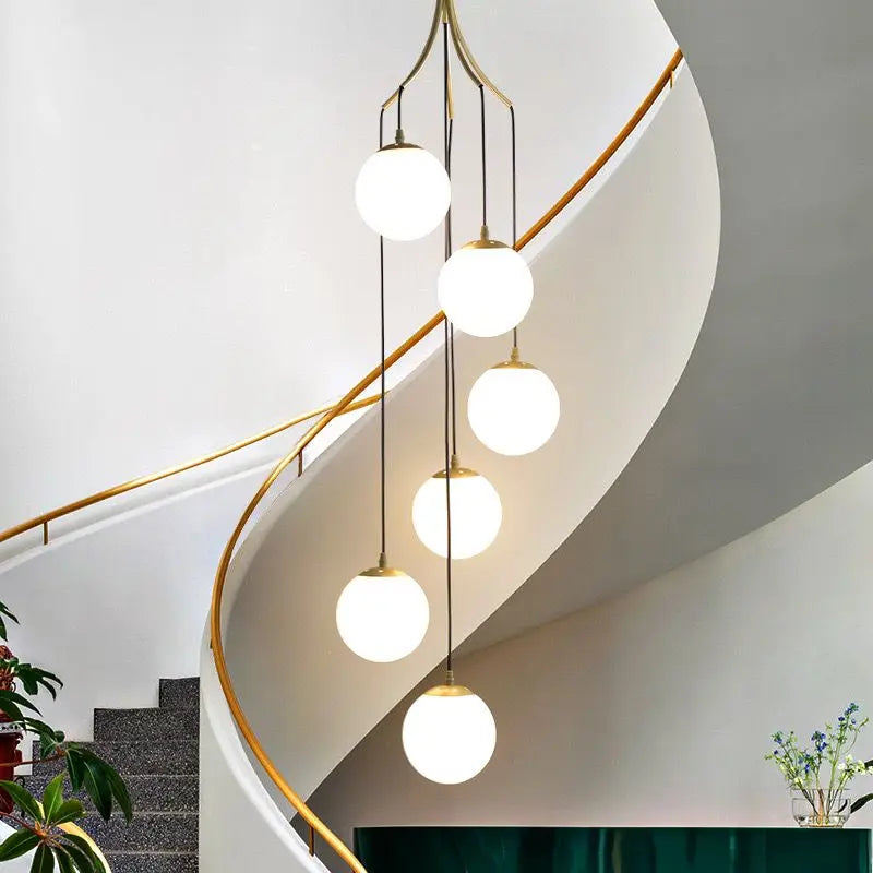 lustre nordique avec lampes de boule en verre laiteux suspendues - vue 6 sur 13