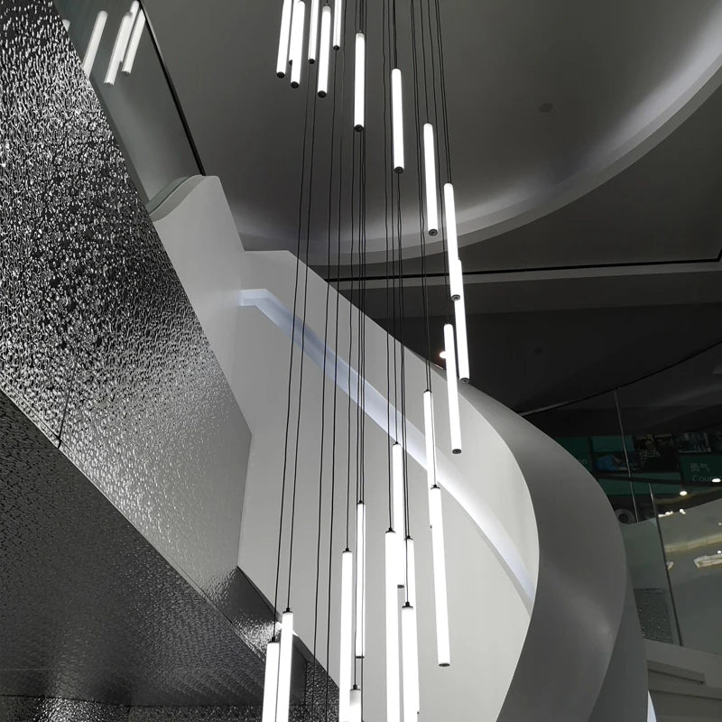 lustre long tube moderne pour villa nordique et hall d'exposition