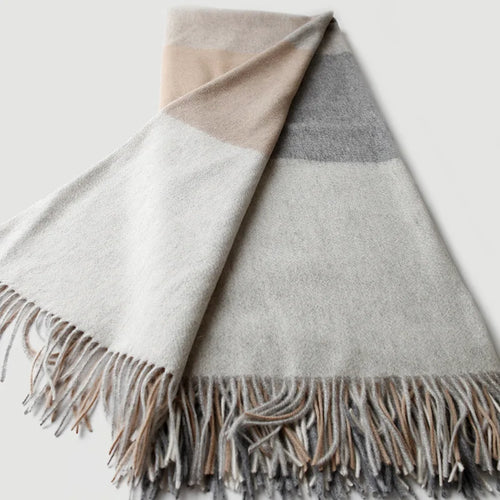 plaid laine jacquard a carreaux franges salon voyage