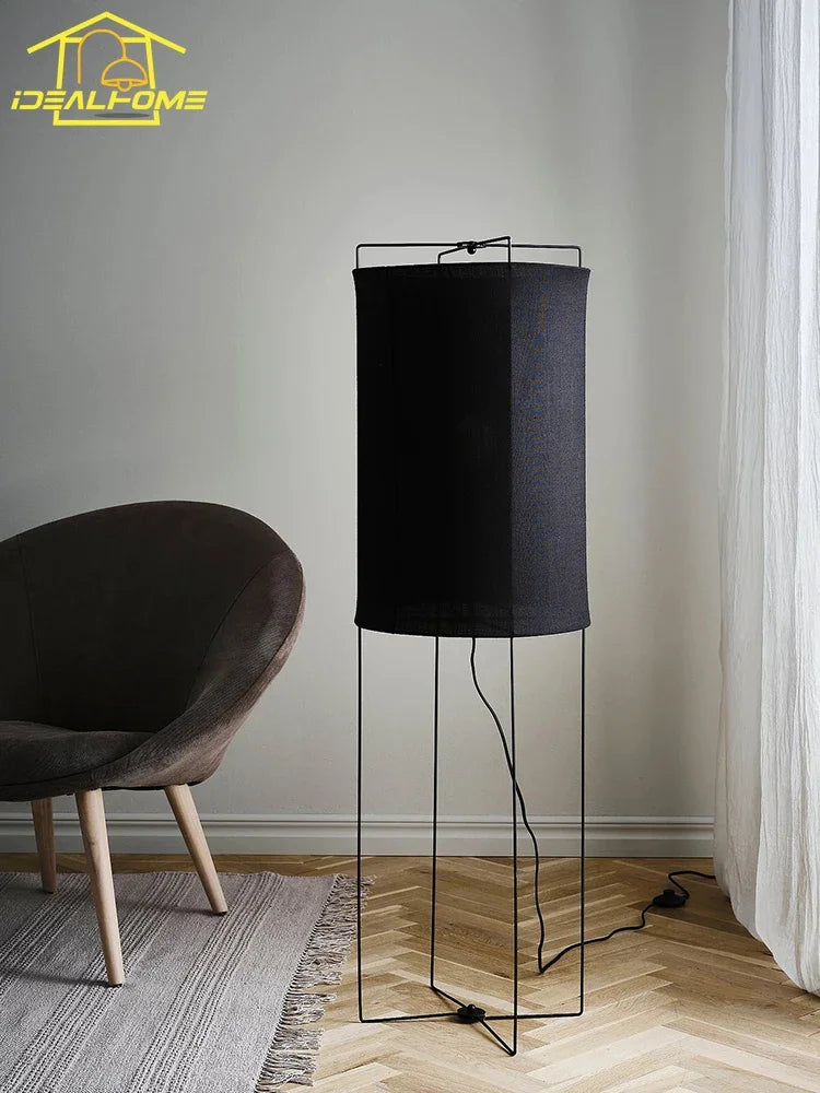 Minimalist Japanese wabi-sabi fabric floor lamp for indoor use - vue 5 sur 10