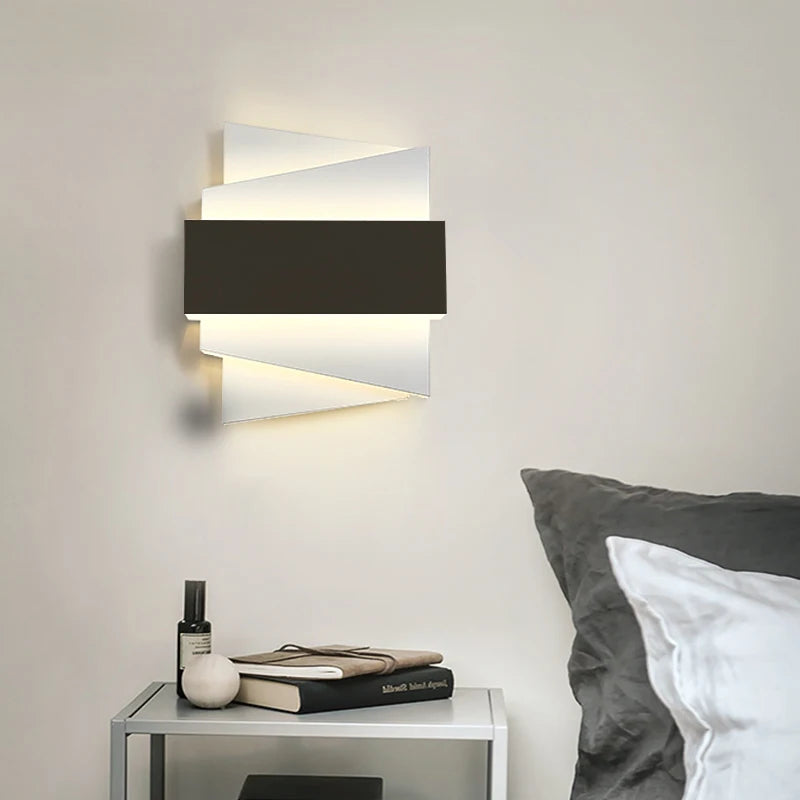 Minimalist nordic LED wall light, ideal decorative loft fixture - vue 3 sur 10