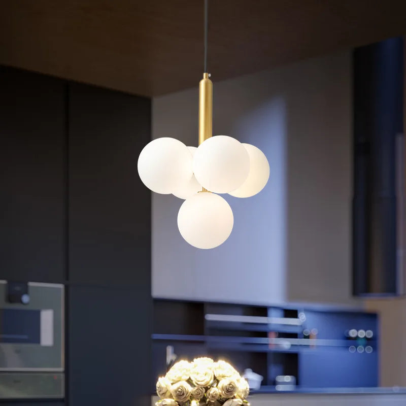 lustre en verre laiteux style nordique pour décoration intérieure - vue 5 sur 10