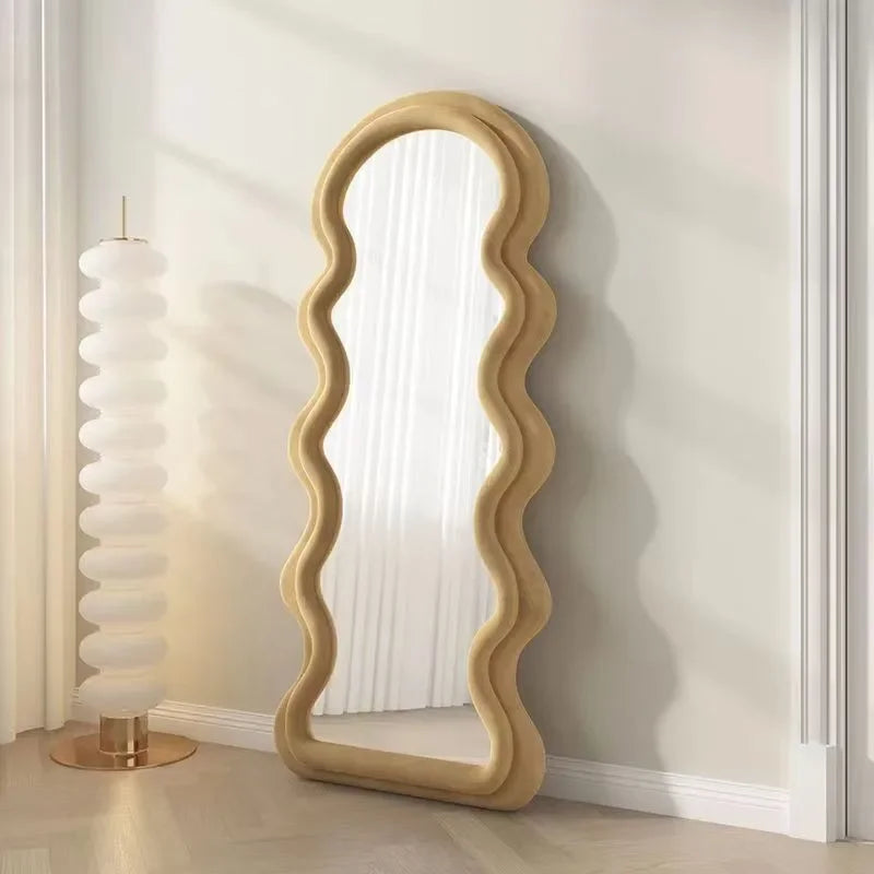 miroir ondulé design moderne pour un espace chic et funky - vue 8 sur 11