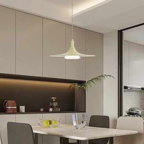lustre minimaliste avec bras oscillant pour intérieur