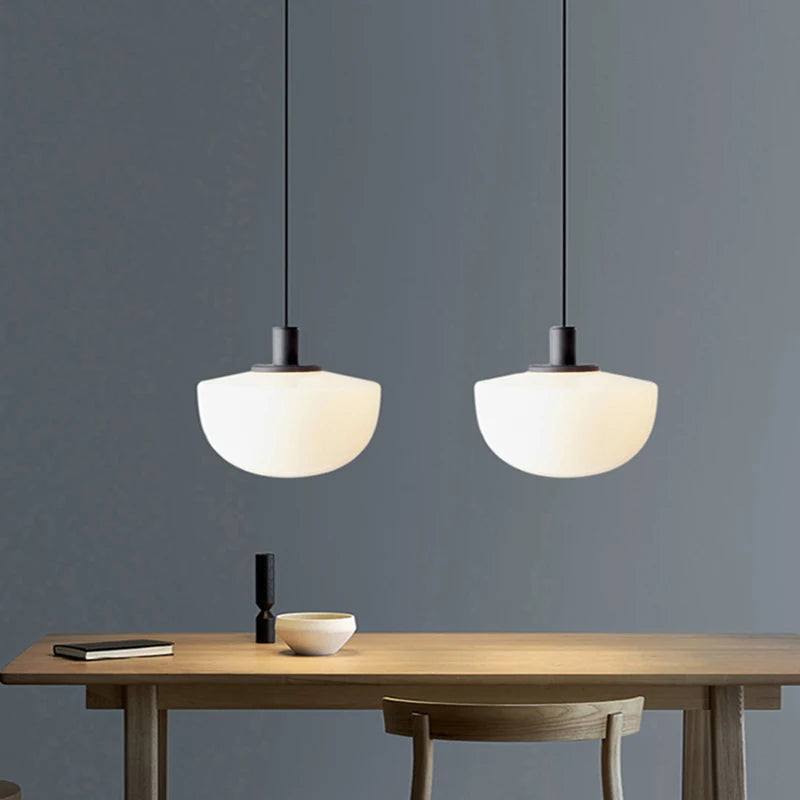 lampe minimaliste suspendue en verre adaptée pour étude et chevet - vue 2 sur 12