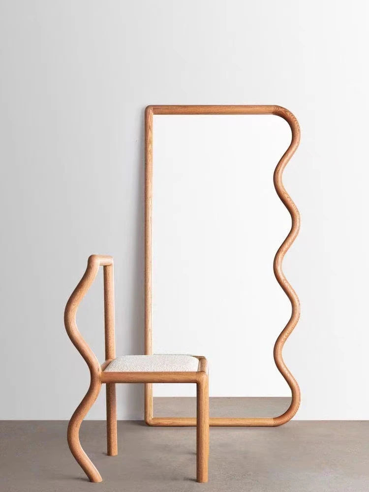 chaise rétro nordique en noyer avec coussin en laine d'agneau - vue 3 sur 7