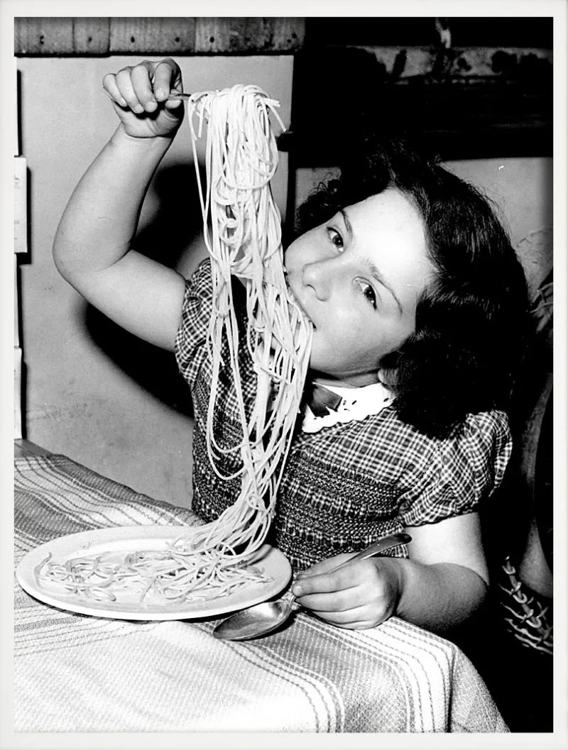 affiche art mural femmes buvant du vin et spaghettis décoration maison