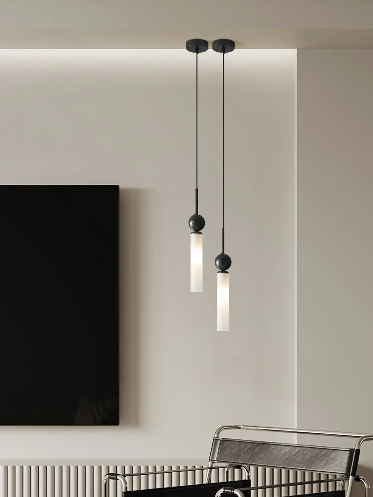 Modern minimalist pendant light for an elegant and contemporary interior - vue 4 sur 10