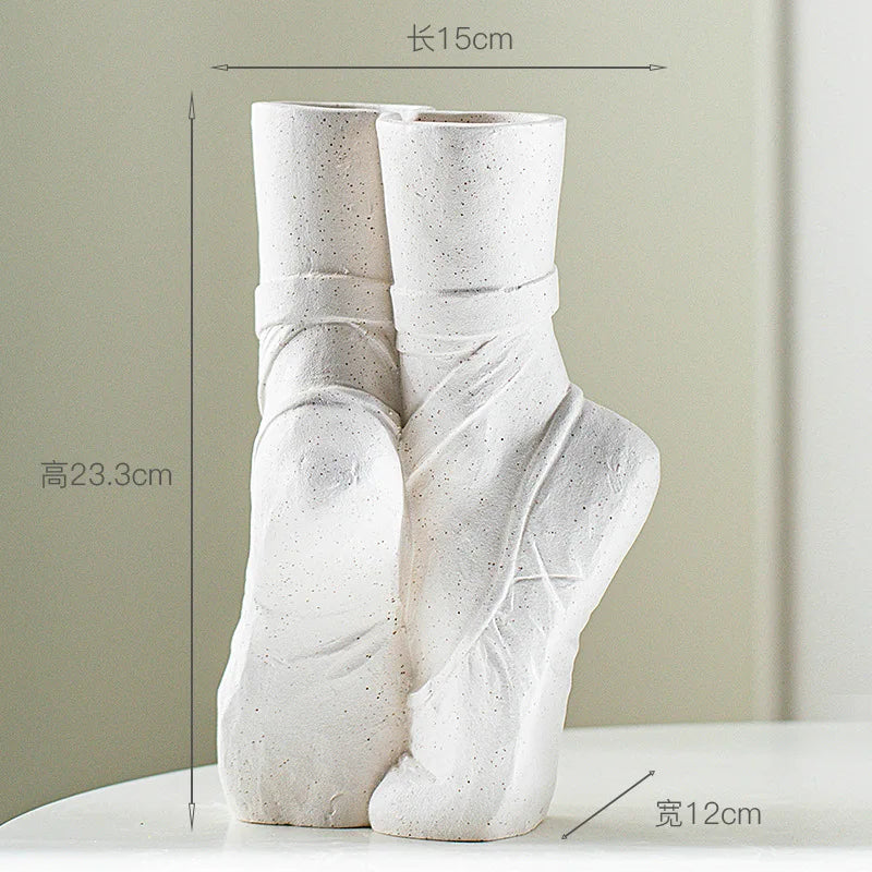 modern minimalist ceramic vase for decorative flowers