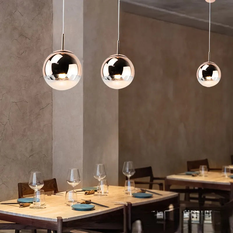 Suspension boule chromée en verre moderne décor - vue 5 sur 9