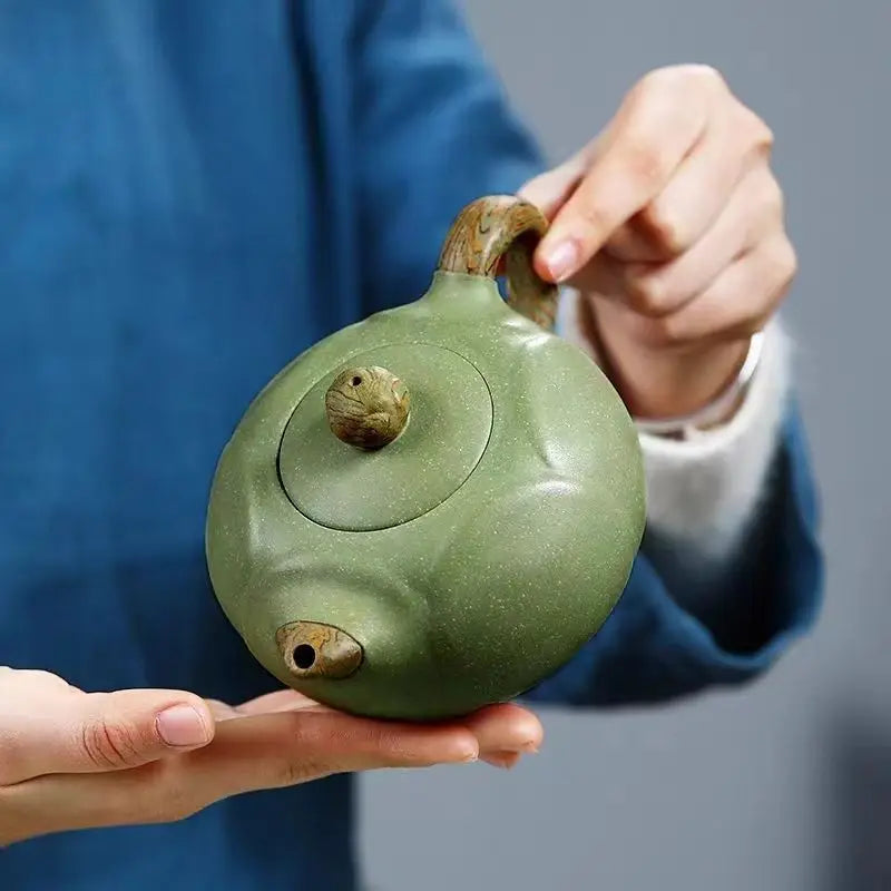 Théière chinoise en argile yixing motif lotus artisanale - vue 5 sur 5