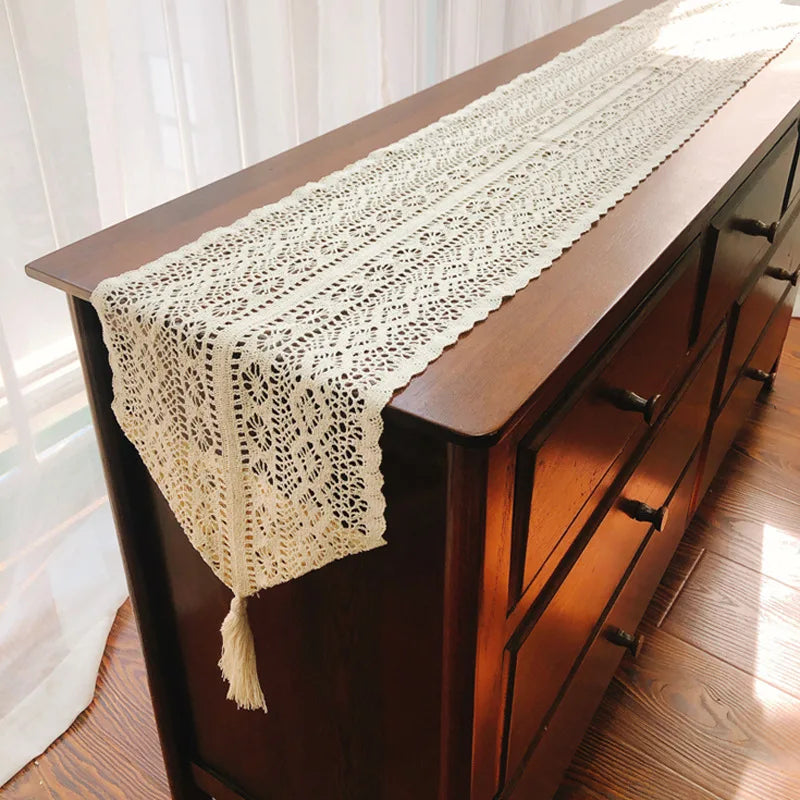 Chemin de table dentelle crochet bohème pompons beige - vue 6 sur 6