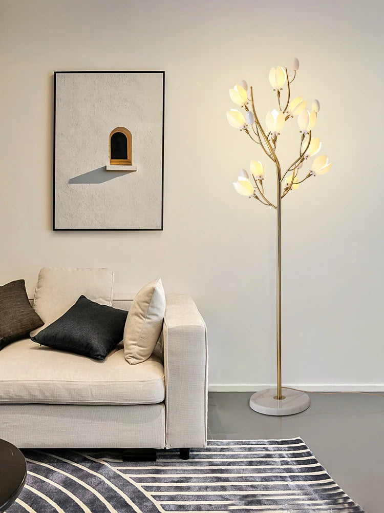 Nordic living room vertical floor lamp, simple bedroom bedside lamp, creative personalized magnolia decoration floor lamp - vue 1 sur 8