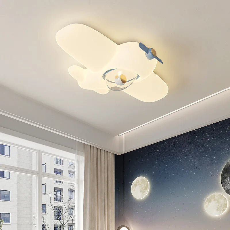 plafonnier avion mignon pour chambre d'enfant moderne et minimaliste - vue 3 sur 10