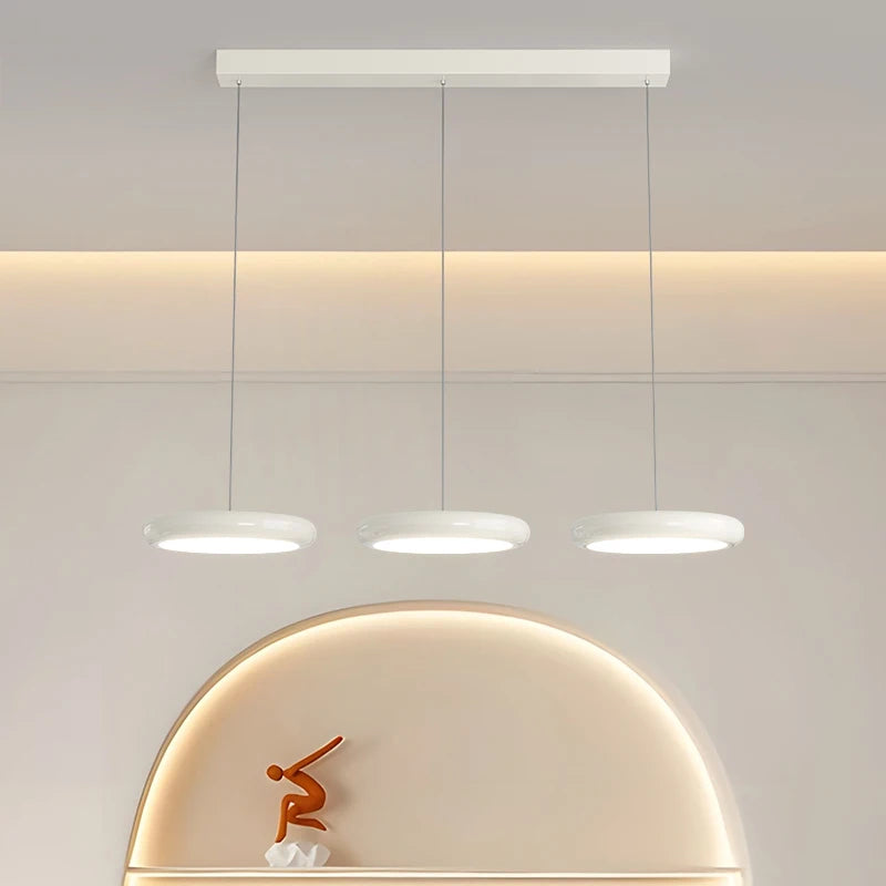 plafonnier led moderne pour île de cuisine et bar intérieur