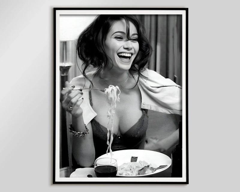 affiche artistique femmes buvant du vin et spaghetti décoration murale