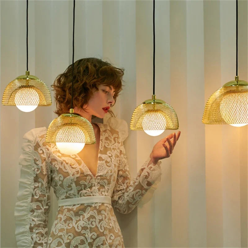 suspension modernes en double fer design nordique