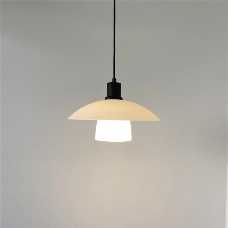 Nordic minimalist LED pendant light Danish designer flying saucer - vue 6 sur 16