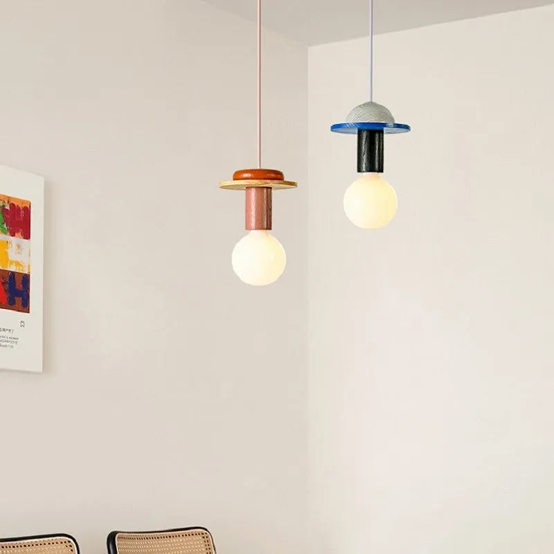 Suspension Memphis LED colorée à formes géométriques - vue 3 sur 18