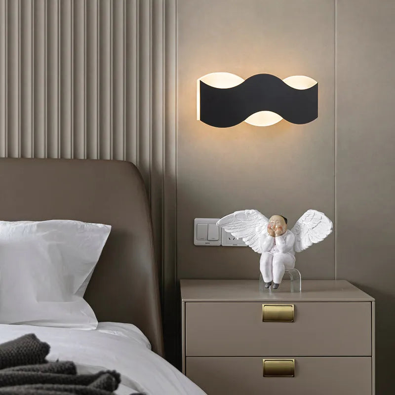 Applique murale LED moderne en forme de vague pour couloir intérieur - vue 6 sur 18