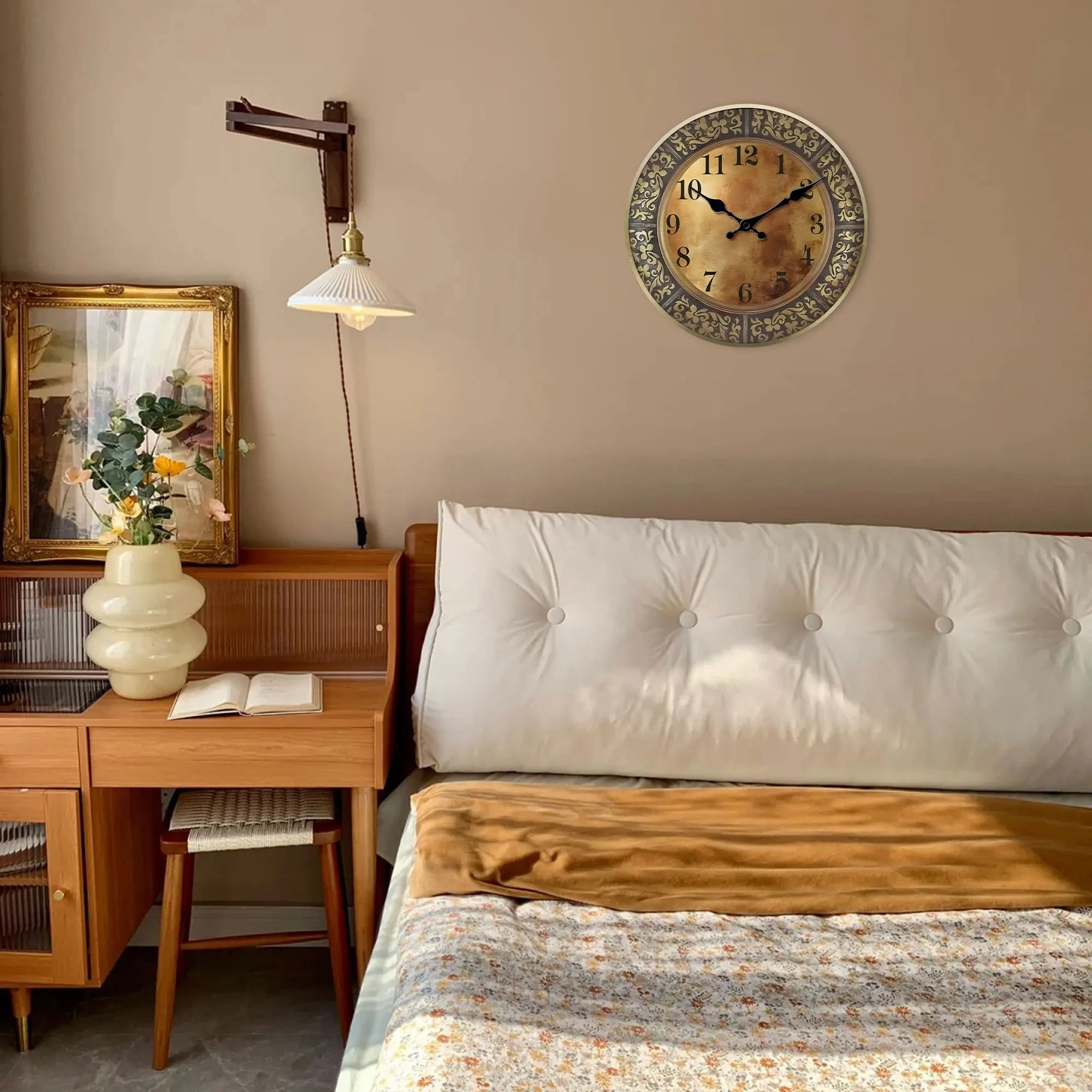 Wooden silent wall clock, antique brass pattern design, modern design, home decoration, living room dining room decoration - vue 6 sur 7