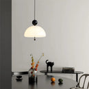 suspension en verre blanc laiteux forme fleur style bauhaus