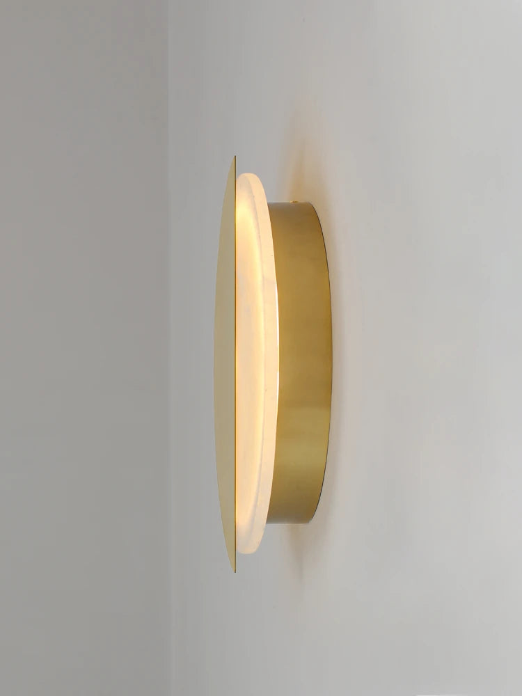 applique murale en cuivre avec lumière led élégante et moderne