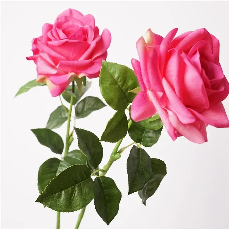 fleurs artificielles roses blanches pour mariage décoratif réaliste