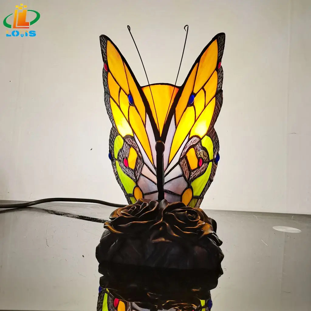 veilleuse papillon style tiffany pour enfant et décoration lumineuse - vue 3 sur 7
