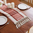 Chemin de table boheme rayures rouge beige pompons