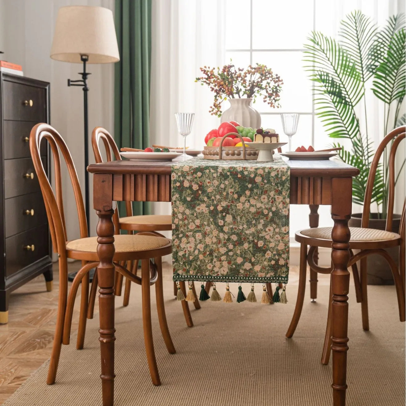 Chemin de table vert jacquard floral pompons campagne - vue 4 sur 6