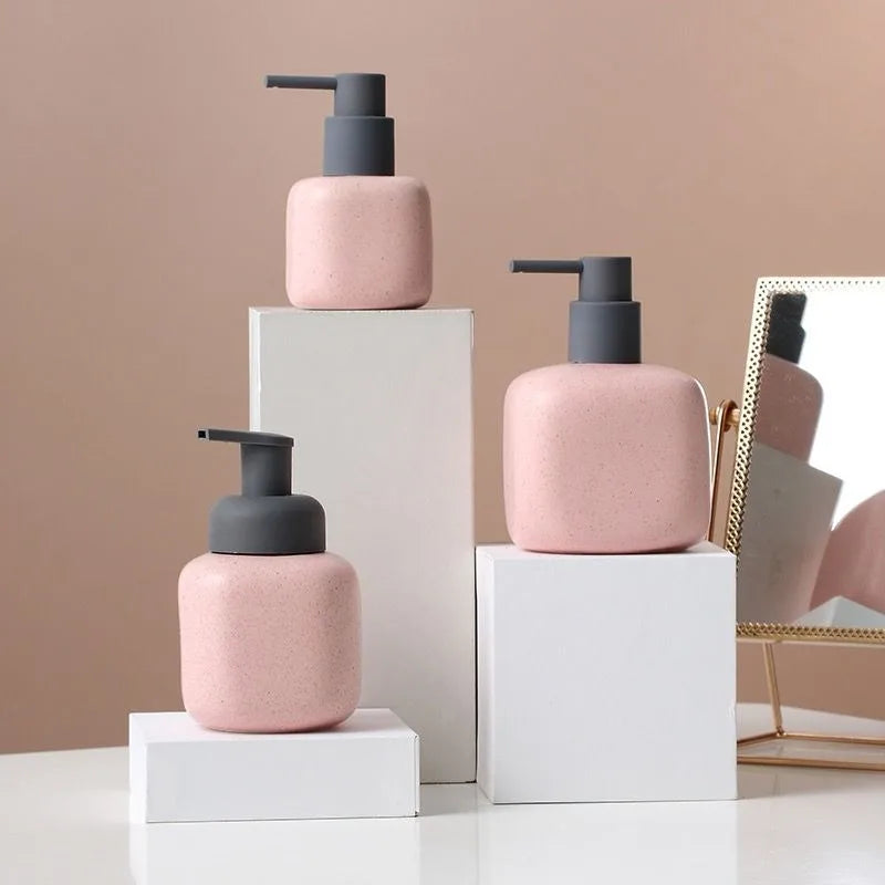 bouteille en céramique pour savon et gel douche portable - vue 3 sur 21