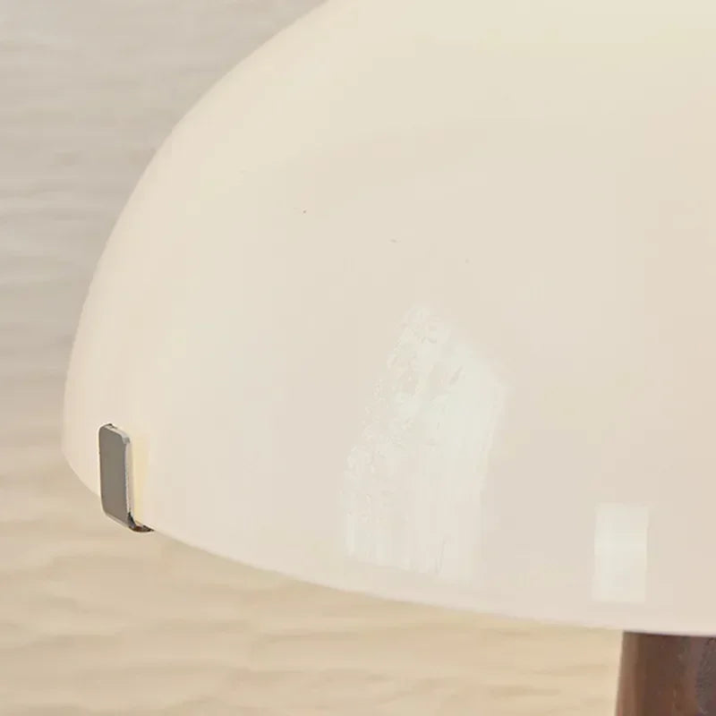 lampe de table moderne en bois et marbre avec abat-jour en verre - vue 7 sur 9