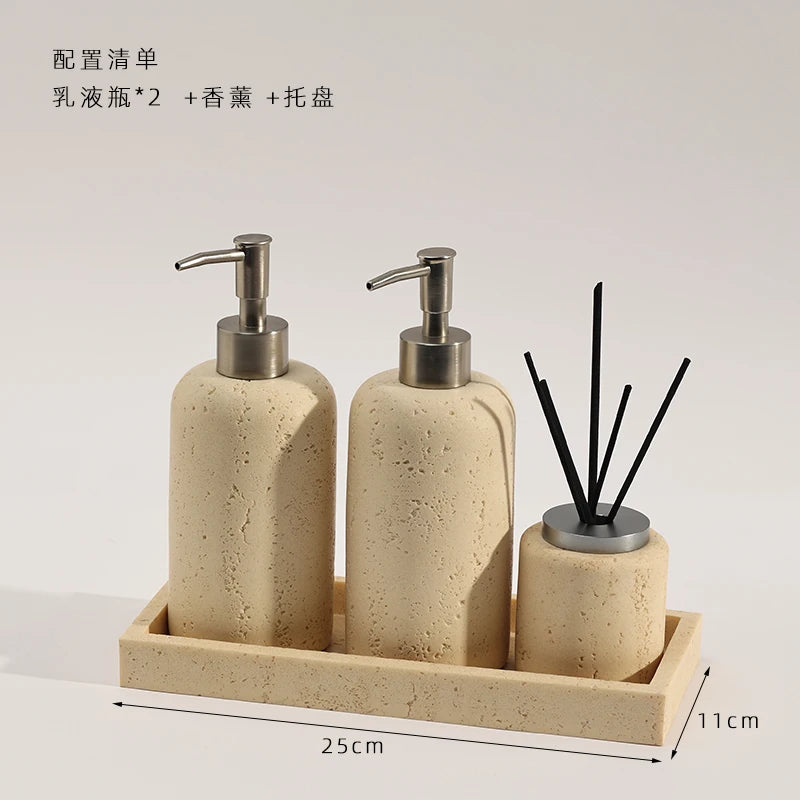 bouteille de désinfectant et accessoires de salle de bain luxe - vue 8 sur 19