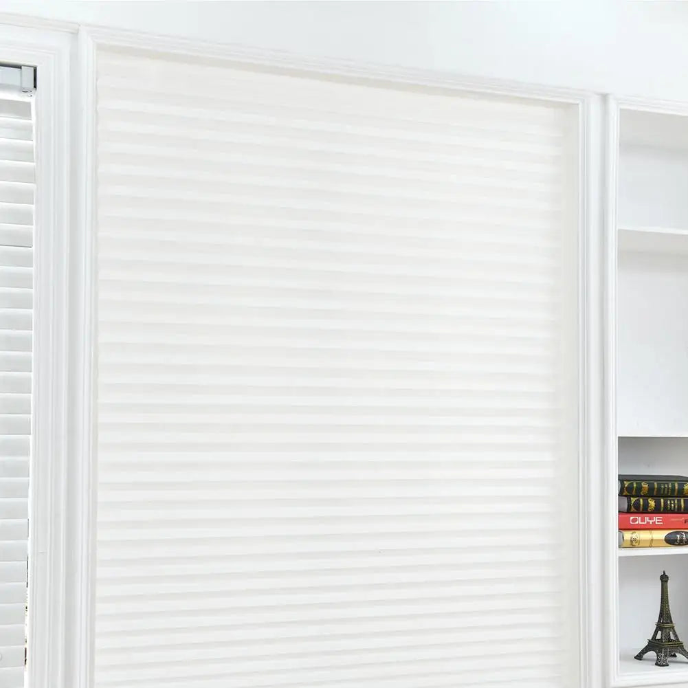 Store plissé auto adhesif occultant fenetre salle bain - vue 4 sur 6