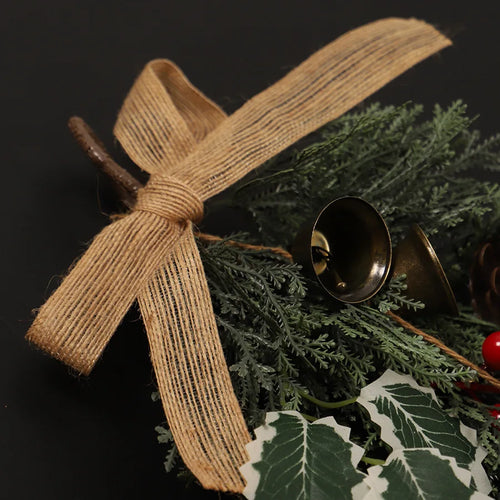 couronne de noël décoration de porte avec baies et cloches - vue 5 sur 8